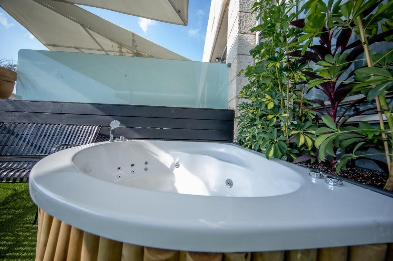 Garden Hotel Boutique & Events ハイファ エクステリア 写真