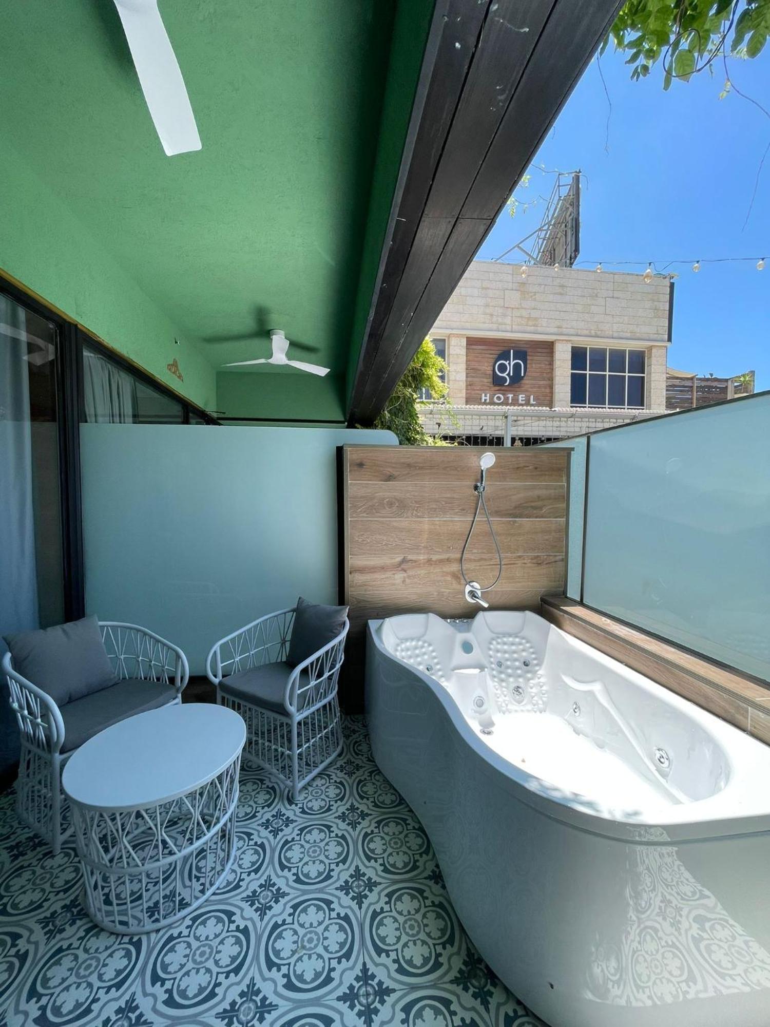 Garden Hotel Boutique & Events ハイファ エクステリア 写真
